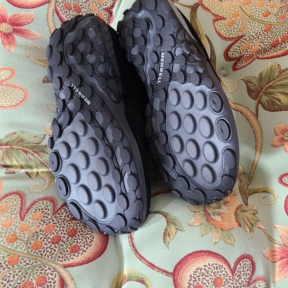 Women's shoes